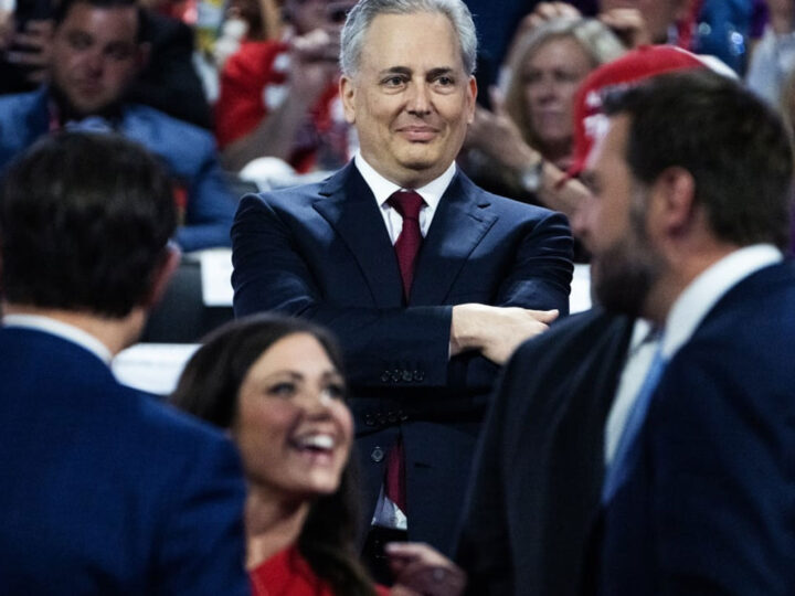 Acusações de Conflito de Interesses contra David Sacks